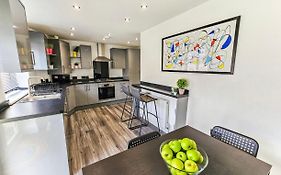 Two Bedroom Detached Modern Bungalow Close To Plymouth Argyle Fc